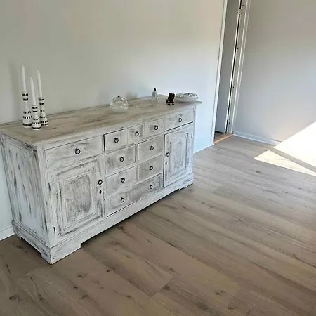 펜션 Lovely Renovated House With Covered Terrace *