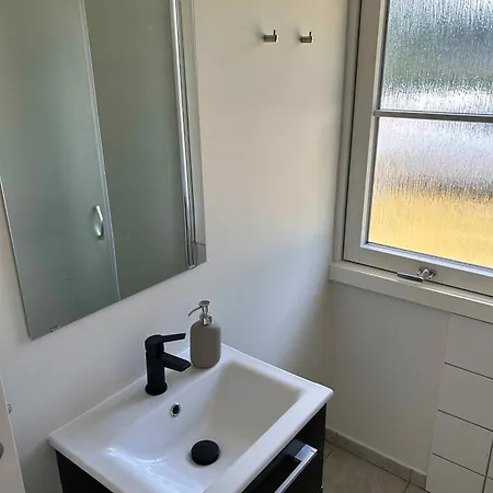 Lovely Renovated House With Covered Terrace * Otterup